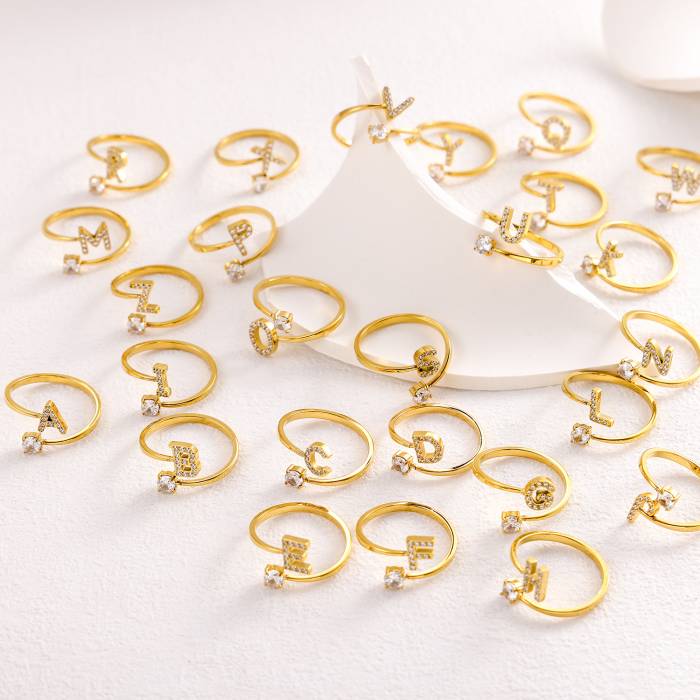 Personaliziran prstan z začetnico