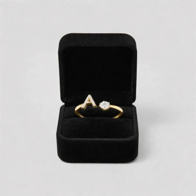 Personaliziran prstan z začetnico