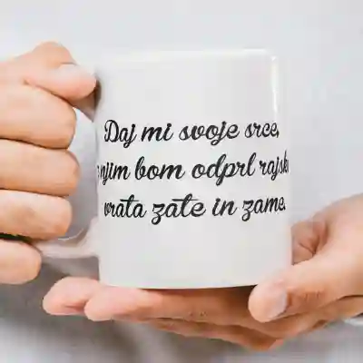 Skodelica s sliko in besedilom