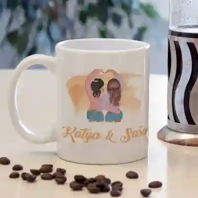 Skodelica s prijaznim vzorcem