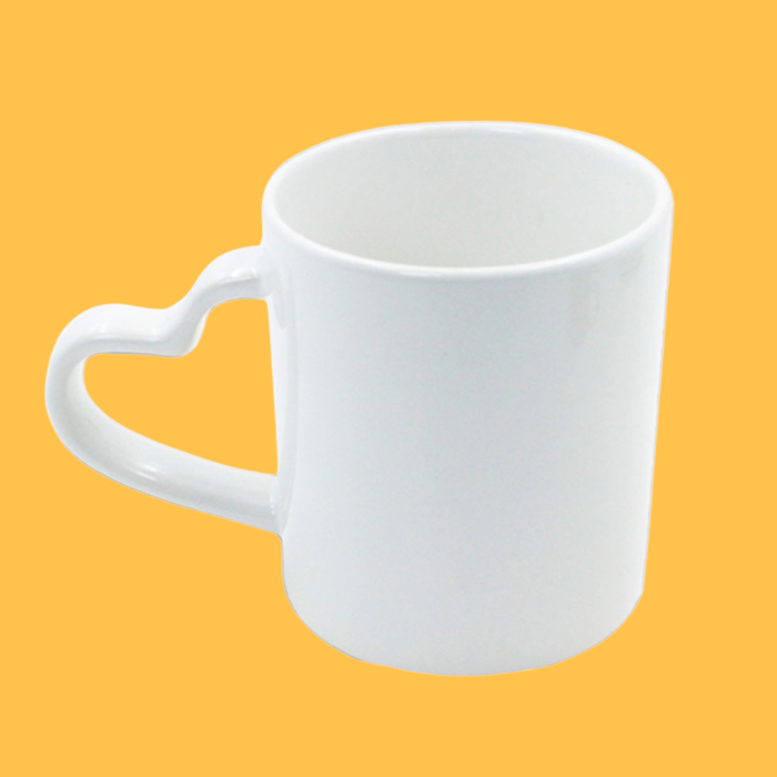 Personalizirana skodelica z vzorcem v obliki srca