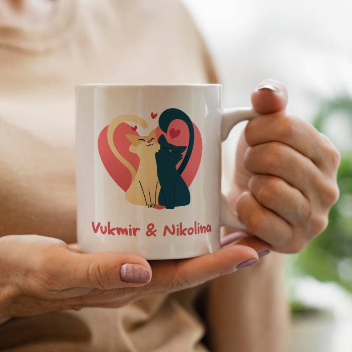 Personalizirana skodelica z vzorcem v obliki srca