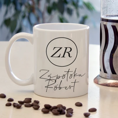 Personalizirana skodelica z inicialkami imena