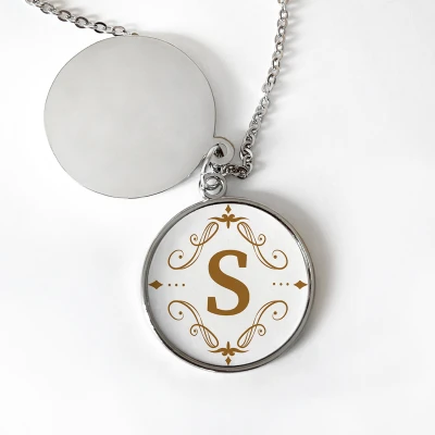 Personaliziran Medaljon - Gravirana Začetnica
