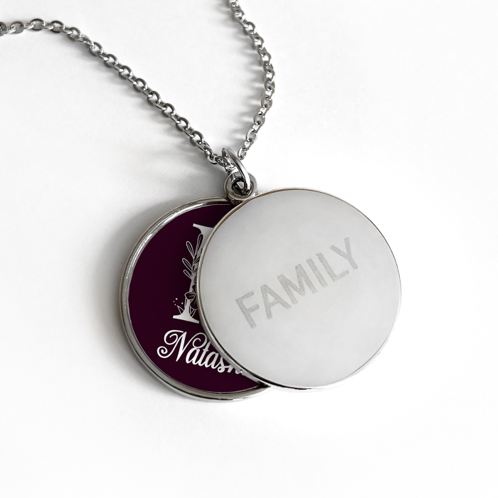 Personaliziran Medaljon - Cvetlična Začetnica in Ime