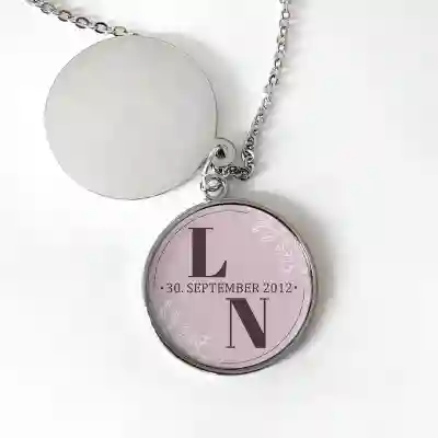 Personaliziran Medaljon - Začetnice in Posebni Datum