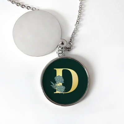 Personaliziran Medaljon - Začetnica na Črni Podlagi