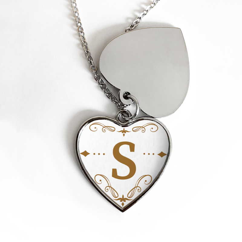 Personaliziran Medaljon v Obliki Srca - Elegantna Monograma
