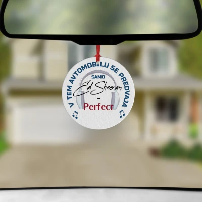 Personaliziran avto osvežilec - Tukaj se posluša samo...