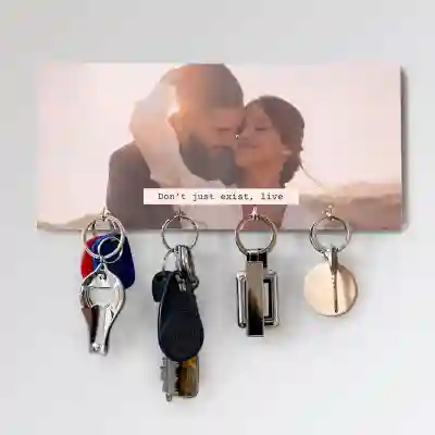 Personalizirano stojalo za ključe - Don't just exist, live