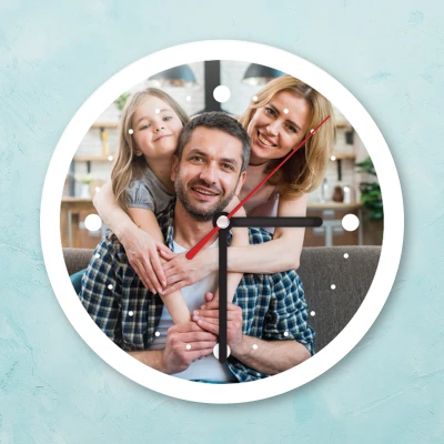 Personalizirana stenska ura